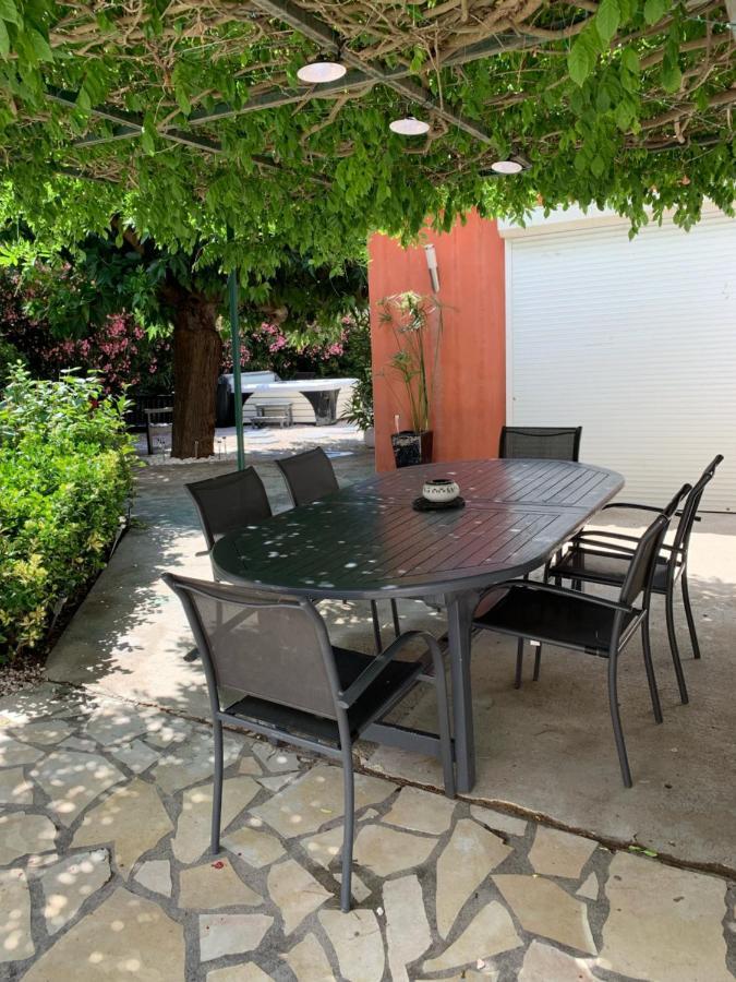 Les Dahlias 4 Personnes Jacuzzi Barbecue Jardin Arbore Climatise *